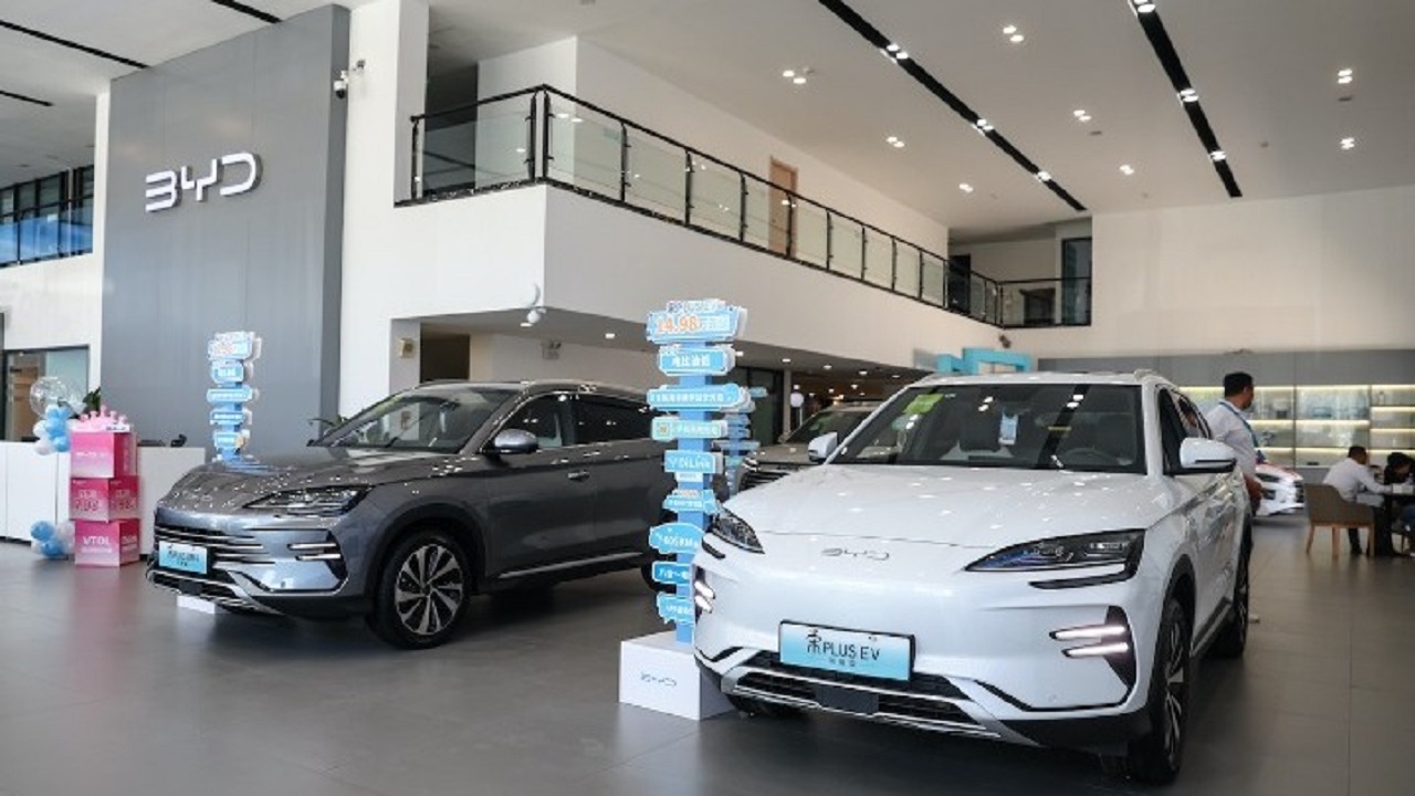 BYD acumula oito meses de queda nas vendas na China, mas bate recorde global em abril com 134 mil unidades
