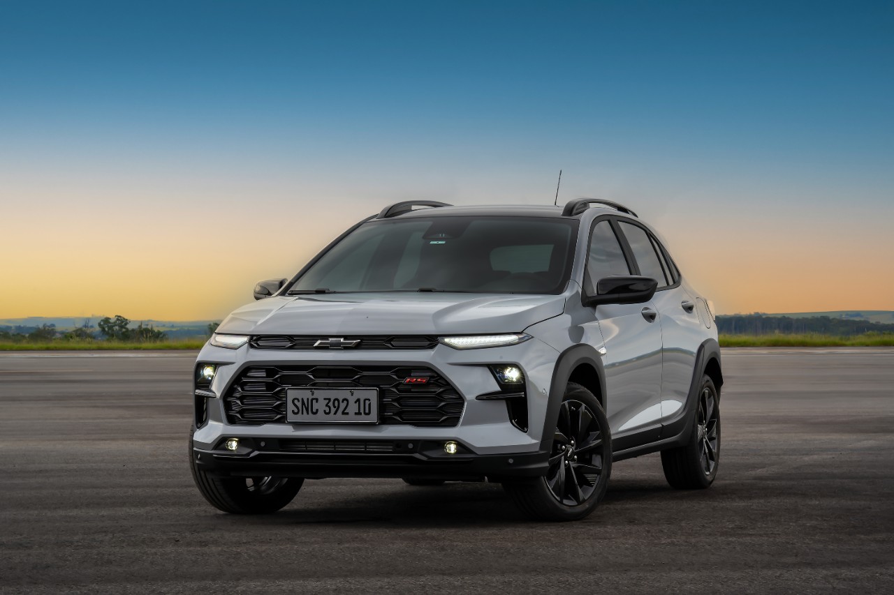 Chevrolet Sonic 2027 é lançado no Brasil a partir de R$ 129.990 com motor turbo e tela de 11 polegadas