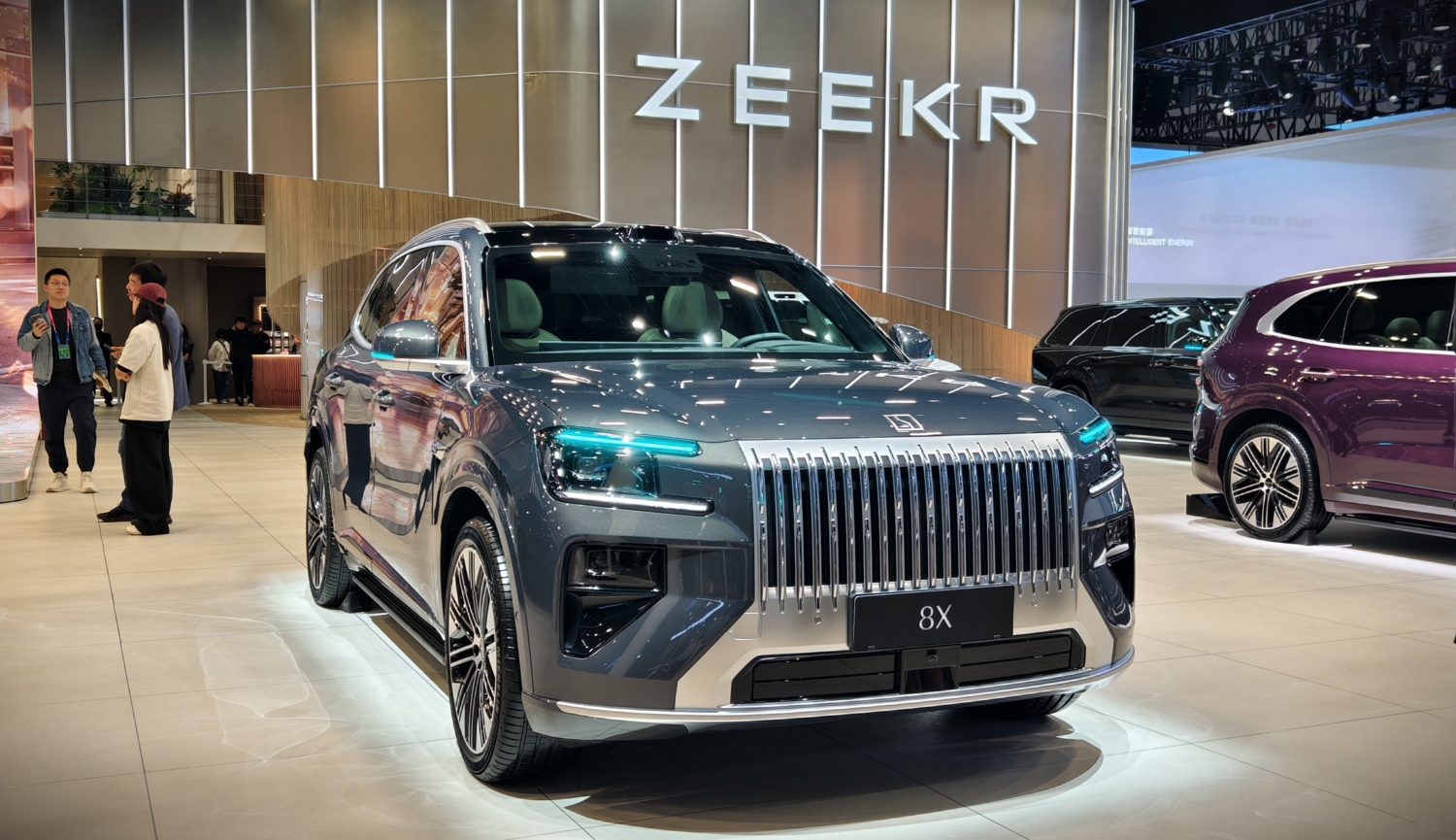 Zeekr 9X chega à Europa no fim de 2026 com mais de R$ 345 mil e autonomia de 1.250 km